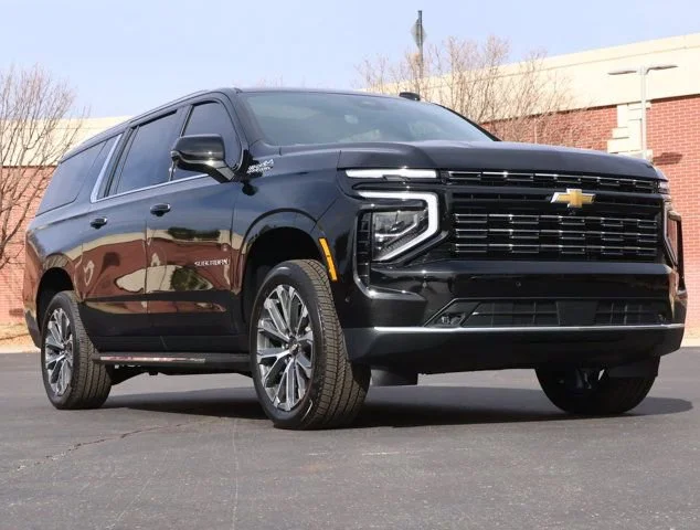 Black SUV photo