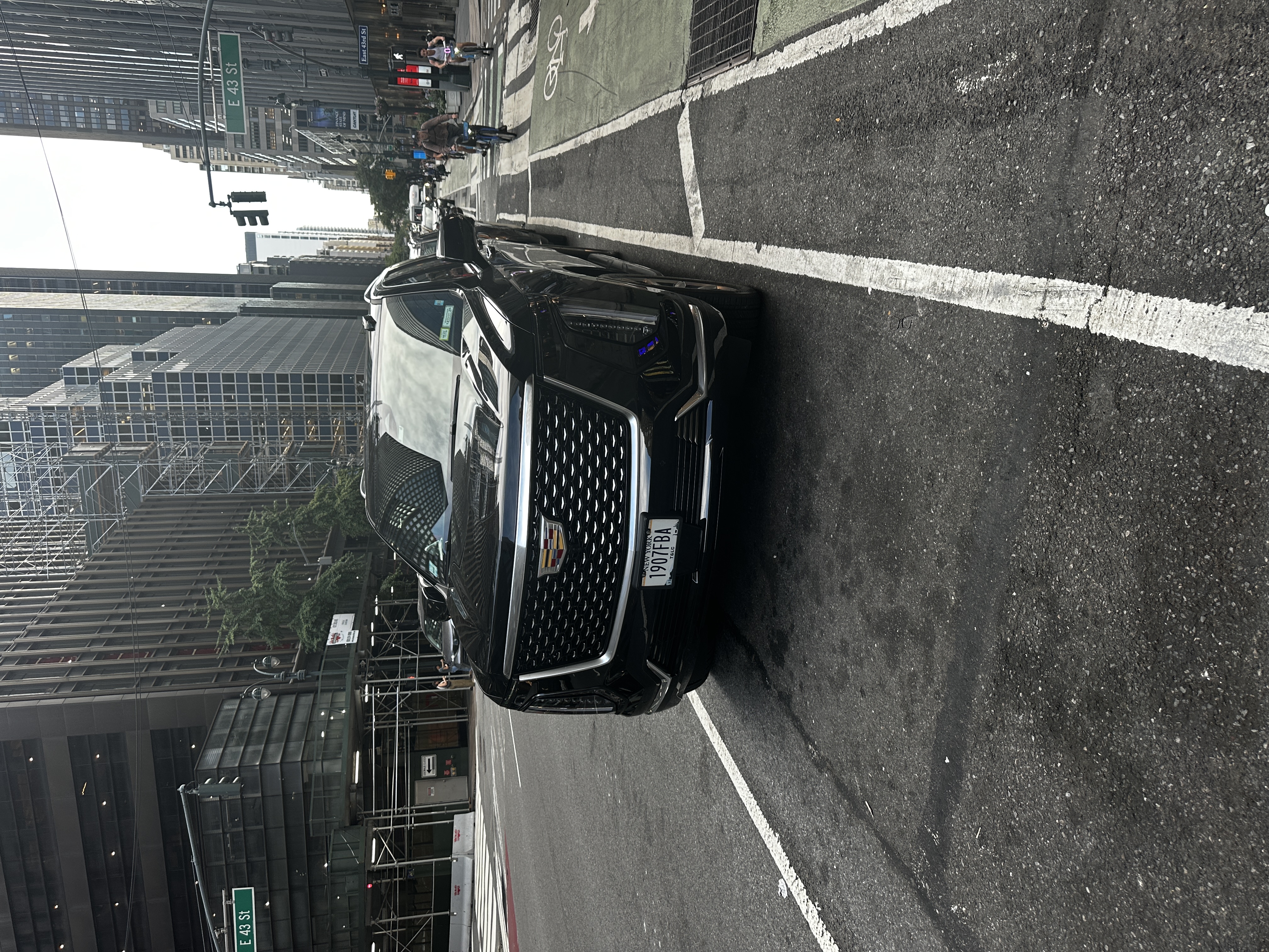 Black SUV photo