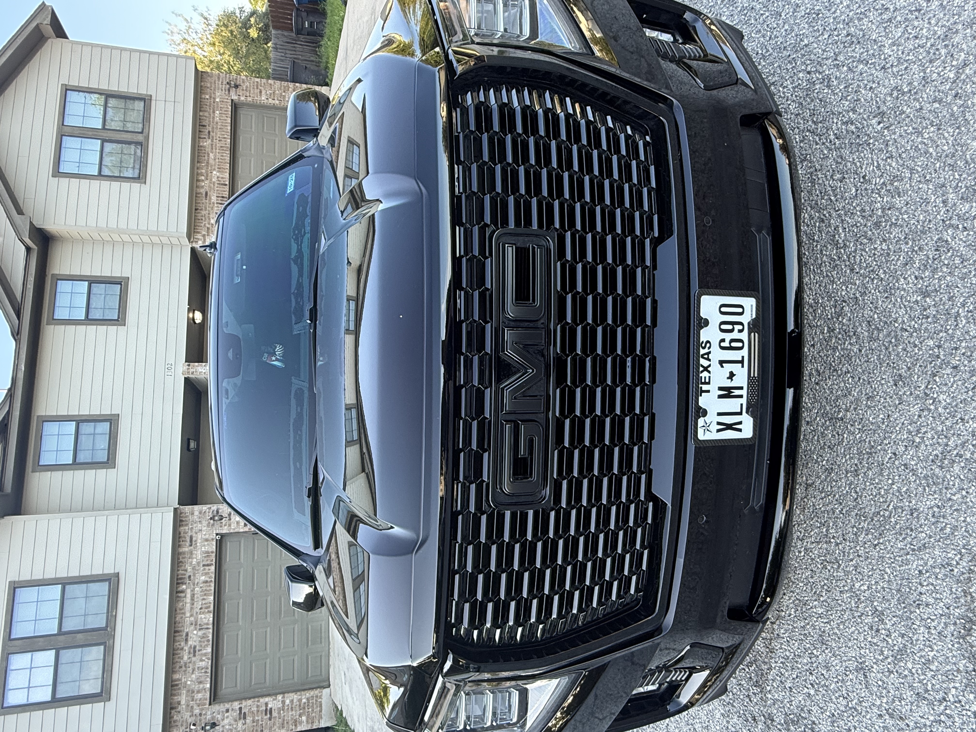 Black SUV photo